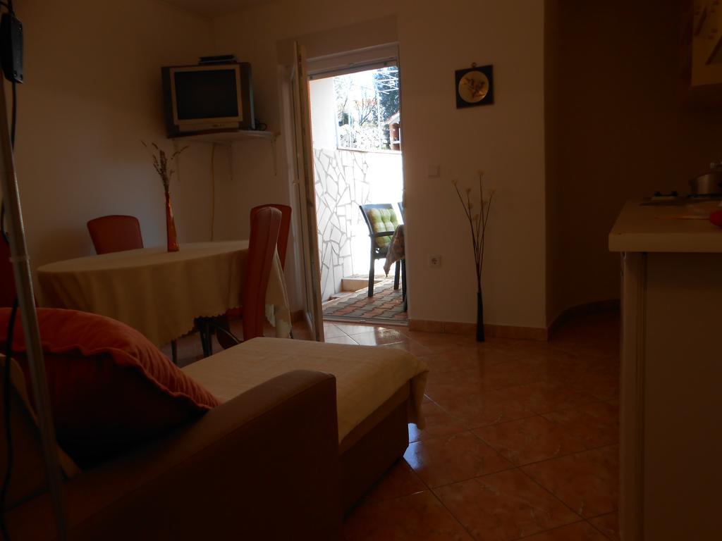 Apartments Luvi تروغير الغرفة الصورة