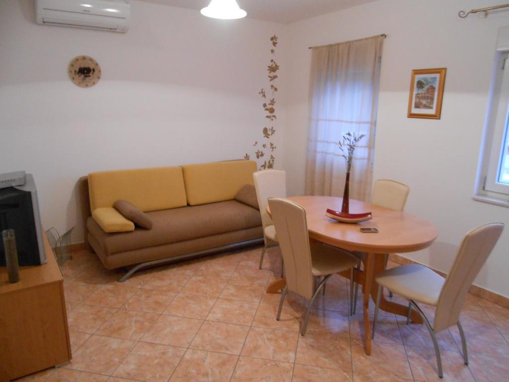 Apartments Luvi تروغير الغرفة الصورة